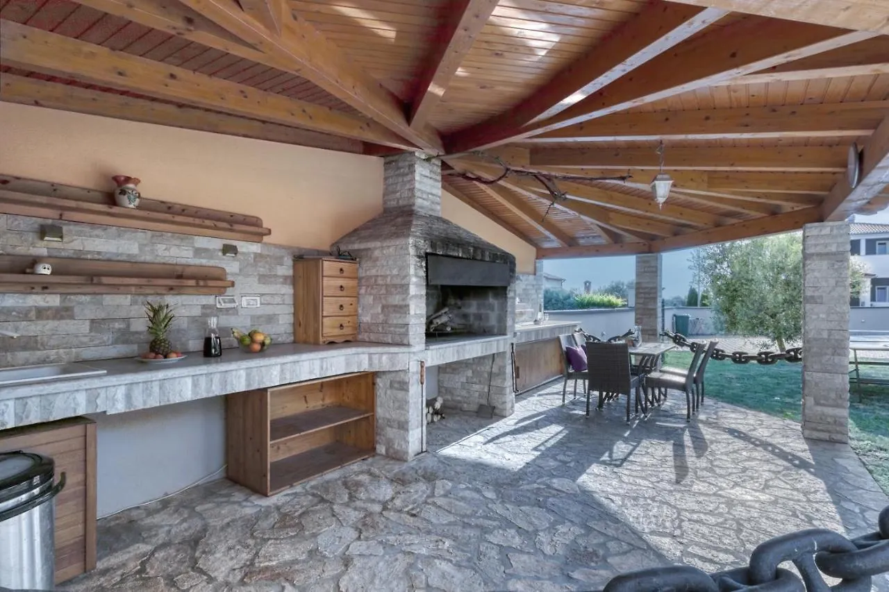 Villa Gracia - Big House, Pool, Bbq, Playground & Table Tennis, Game Room With Billiards & Table Football, Pula, Istria  Pola