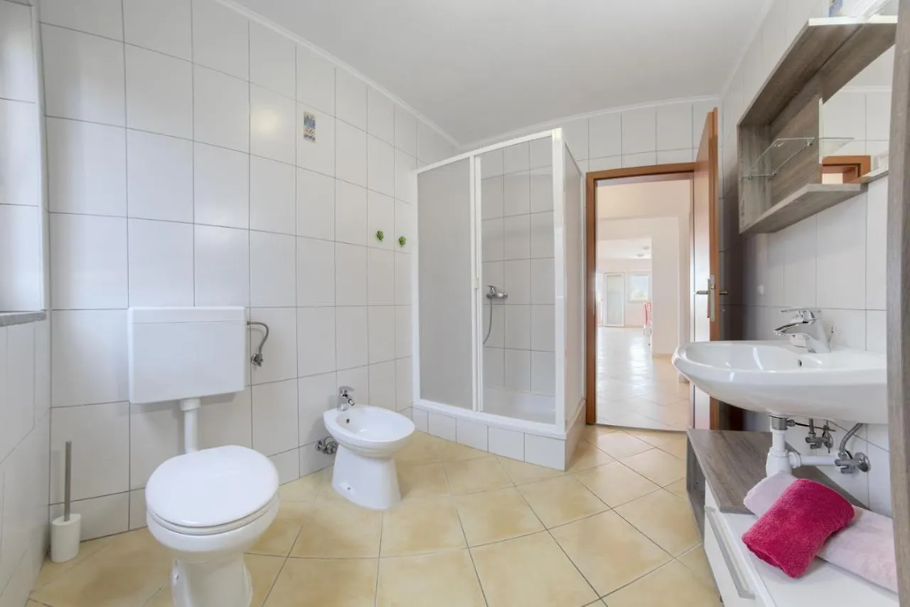 Villa Gracia - Big House, Pool, Bbq, Playground & Table Tennis, Game Room With Billiards & Table Football, Pula, Istria 0*, Pola Croazia