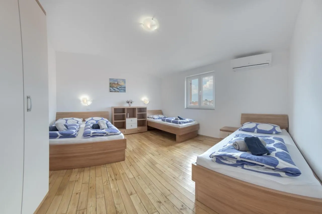 Villa Gracia - Big House, Pool, Bbq, Playground & Table Tennis, Game Room With Billiards & Table Football, Pula, Istria 0*, Pola Croazia